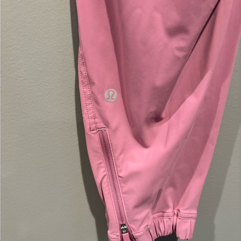 lululemon athletica lavender rose Joggers